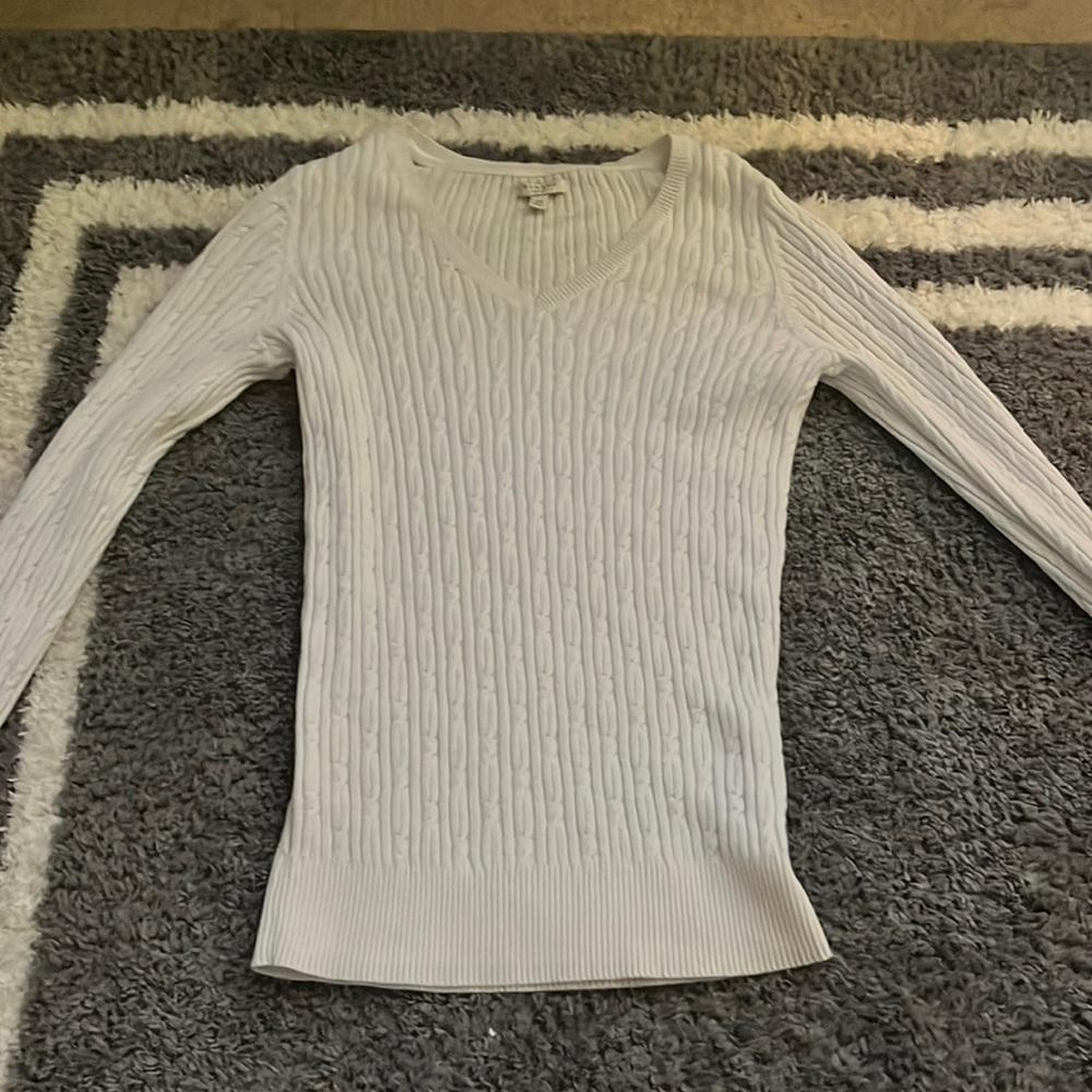 white sweater XS
